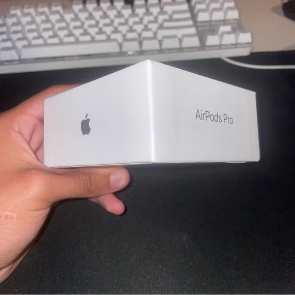 Apple AirPods Pro with White Finish